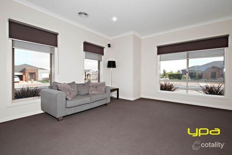 Property photo of 38 Langmore Drive Hillside VIC 3037