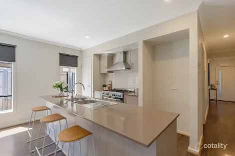 Property photo of 5 Falstone Circuit Mickleham VIC 3064