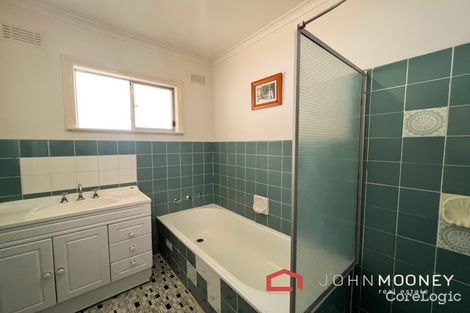 Property photo of 18 Cutler Avenue Kooringal NSW 2650