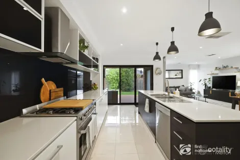 Property photo of 9 Carron Close Eynesbury VIC 3338