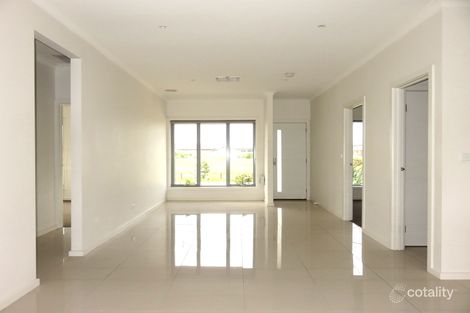 Property photo of 25 Stoke Circuit Wollert VIC 3750