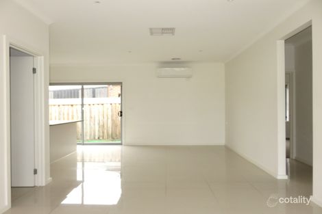 Property photo of 25 Stoke Circuit Wollert VIC 3750