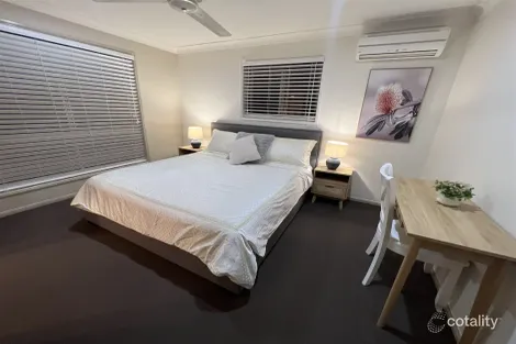 Property photo of 40 Corrimal Place Sandstone Point QLD 4511