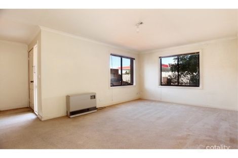 Property photo of 2/1 Kallara Grove Maribyrnong VIC 3032