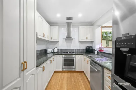 Property photo of 8 Reid Place Avondale NSW 2530