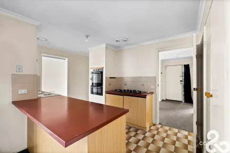Property photo of 31 Tonelli Crescent Mill Park VIC 3082