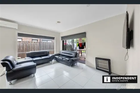 Property photo of 3 Bromley Circuit Thornhill Park VIC 3335