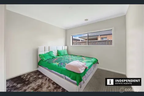 Property photo of 3 Bromley Circuit Thornhill Park VIC 3335