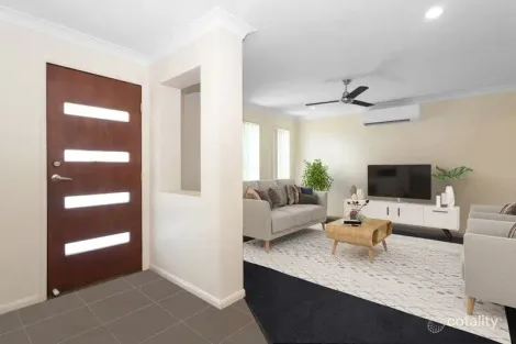Property photo of 17 Coogee Terrace Blacks Beach QLD 4740