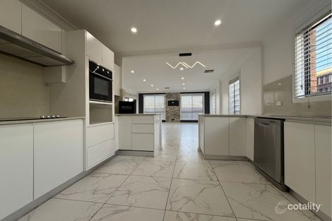 Property photo of 7 Evers Close Edensor Park NSW 2176