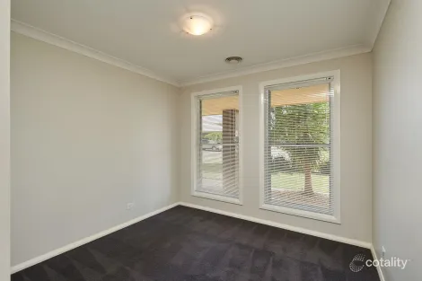 Property photo of 1 Warambee Street Glenfield Park NSW 2650
