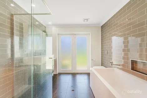 Property photo of 14 Eucalypt Street Palm Beach QLD 4221