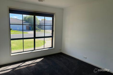 Property photo of 76 Harrington Drive Narre Warren South VIC 3805