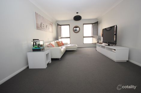 Property photo of 8 Vantage Circuit Cameron Park NSW 2285