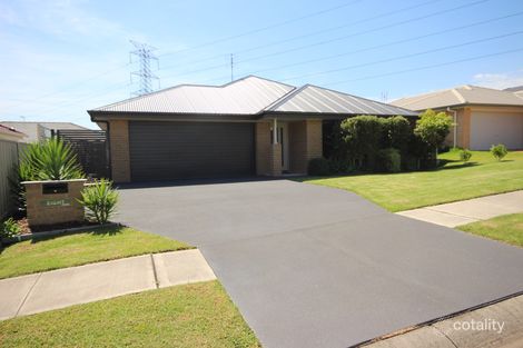 Property photo of 8 Vantage Circuit Cameron Park NSW 2285