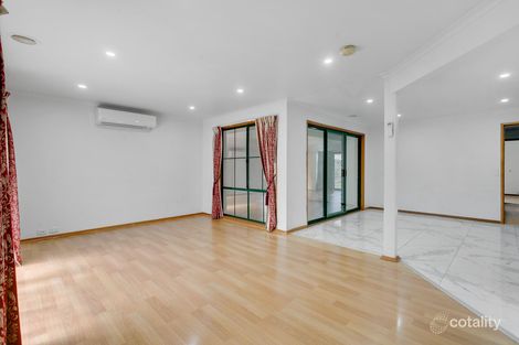 Property photo of 8 Laurel Crescent Carrum Downs VIC 3201