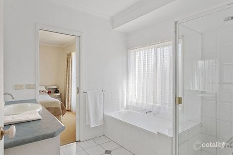 Property photo of 51 Orlando Street Eaglehawk VIC 3556