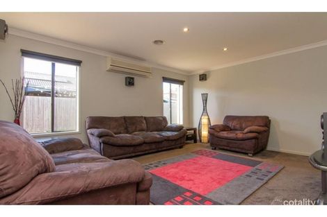 Property photo of 28 McGowan Drive Skye VIC 3977