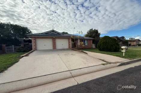 Property photo of 2 McMillan Place Forbes NSW 2871