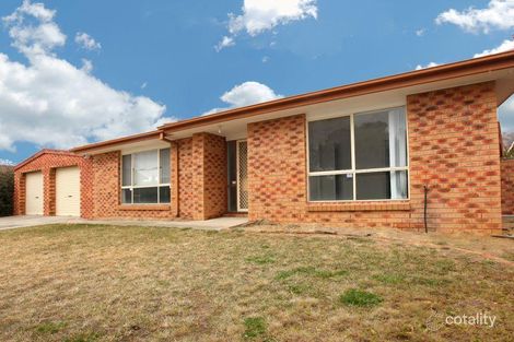 33 Ironbark Cres, Banks, ACT 2906