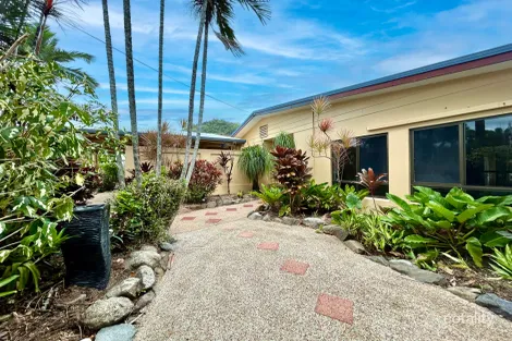 49 Moore St, Trinity Beach, QLD 4879