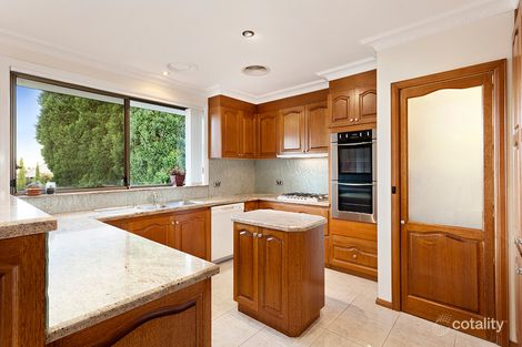 Property photo of 6 Chipping Hill Court Wheelers Hill VIC 3150