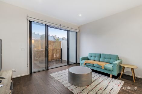 Property photo of 28 Central Park Walk Cheltenham VIC 3192
