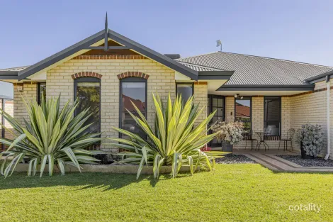 Property photo of 29 Tableland Way Carramar WA 6031