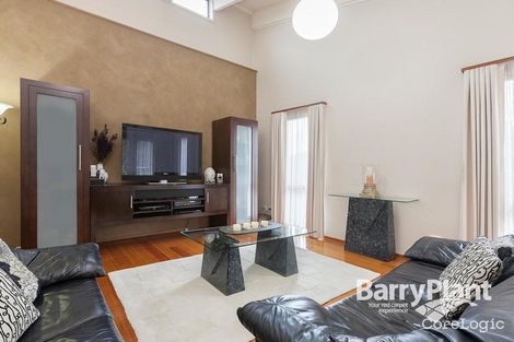 Property photo of 22 Stainsby Close Endeavour Hills VIC 3802