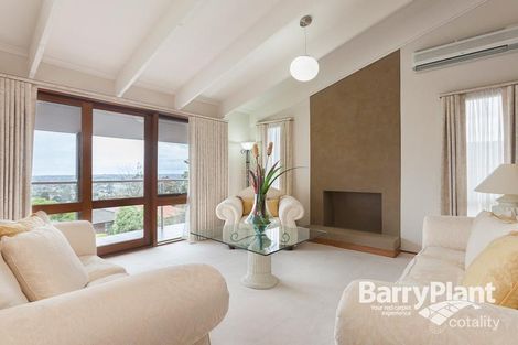 Property photo of 22 Stainsby Close Endeavour Hills VIC 3802
