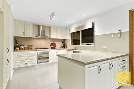 Property photo of 8 Winnie Court Narre Warren VIC 3805