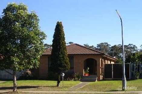 27 Brisbane Rd, St Johns Park, NSW 2176