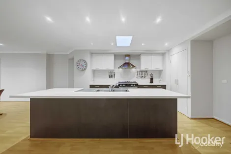 Property photo of 96 Black Dog Drive Brookfield VIC 3338