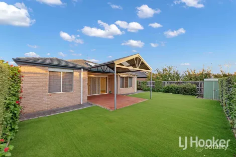 Property photo of 96 Black Dog Drive Brookfield VIC 3338