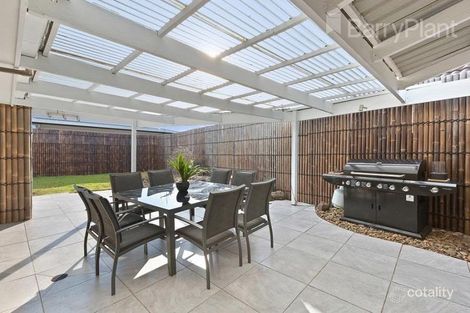 Property photo of 2 Donna Street Carrum Downs VIC 3201