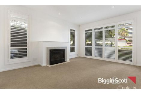 Property photo of 122 Beach Street Port Melbourne VIC 3207
