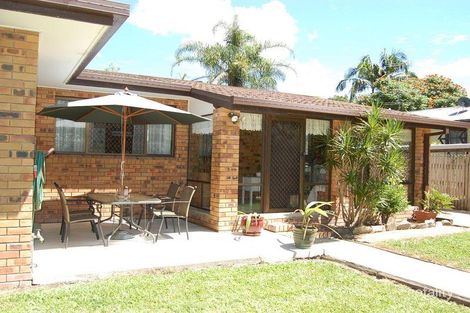 8 Coronation Ave, Woodford, QLD 4514