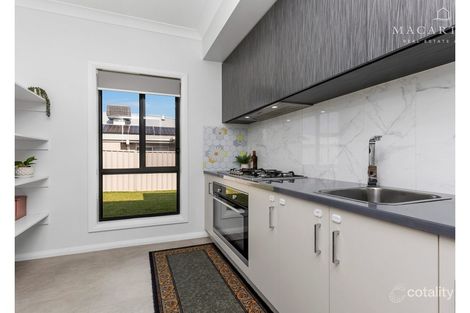 Property photo of 76 Coppabella Drive Gobbagombalin NSW 2650