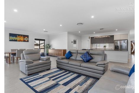 Property photo of 76 Coppabella Drive Gobbagombalin NSW 2650