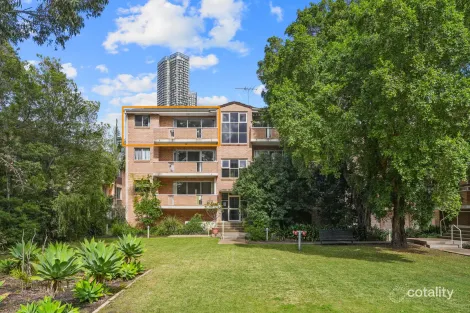 17/10-12 Thomas St, Parramatta, NSW 2150