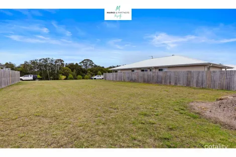 Property photo of 21 Frederick Circuit Eli Waters QLD 4655