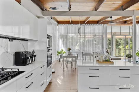 Property photo of 36 Karoola Crescent Surfside NSW 2536