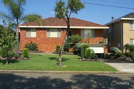 7 Sevenoaks Cres, Bass Hill, NSW 2197