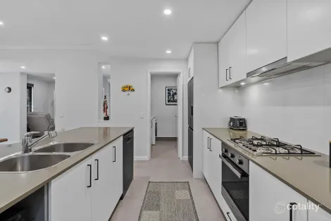 Property photo of 4 Portland Pass Meadow Springs WA 6210