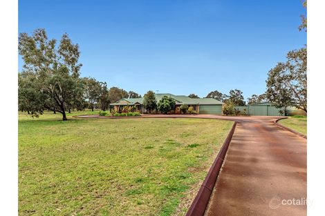 Property photo of 18 Meadows Way Oakford WA 6121