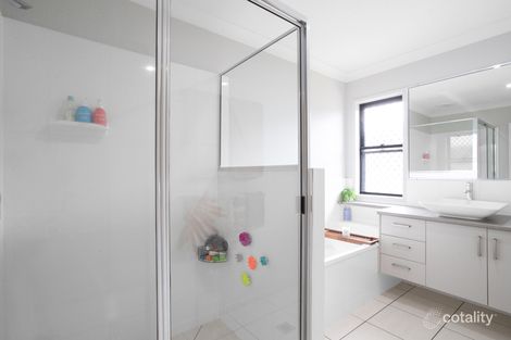 Property photo of 14 Lancaster Way Ooralea QLD 4740