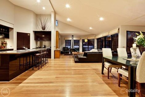 Property photo of 2 Dale Avenue Eltham North VIC 3095