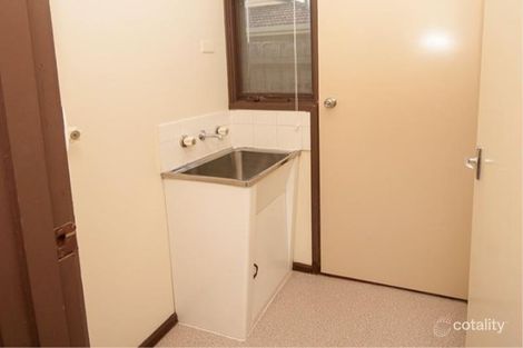 Property photo of 2/12 Moffatt Crescent Hoppers Crossing VIC 3029