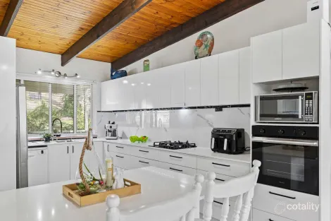 Property photo of 36 Karoola Crescent Surfside NSW 2536