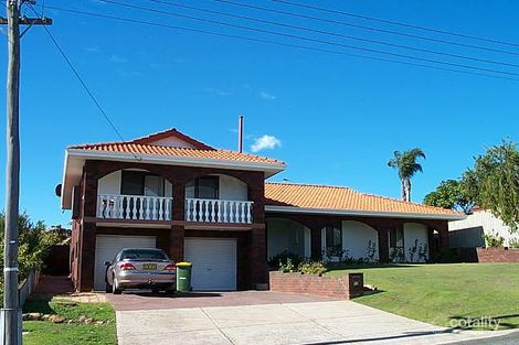 13 Pinewood Ave, Kardinya, WA 6163